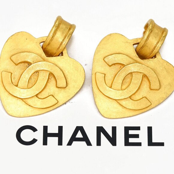 CHANEL CC Logos Heart Dangle Clip-On Earrings Gold Tone 95P Auth w/Box w11419 - Picture 1 of 16